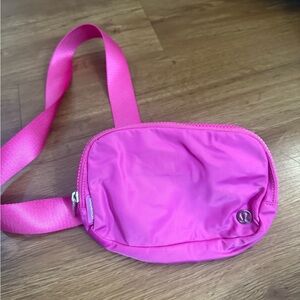 LULULEMON EVERYWHERE BELT BAG 1L